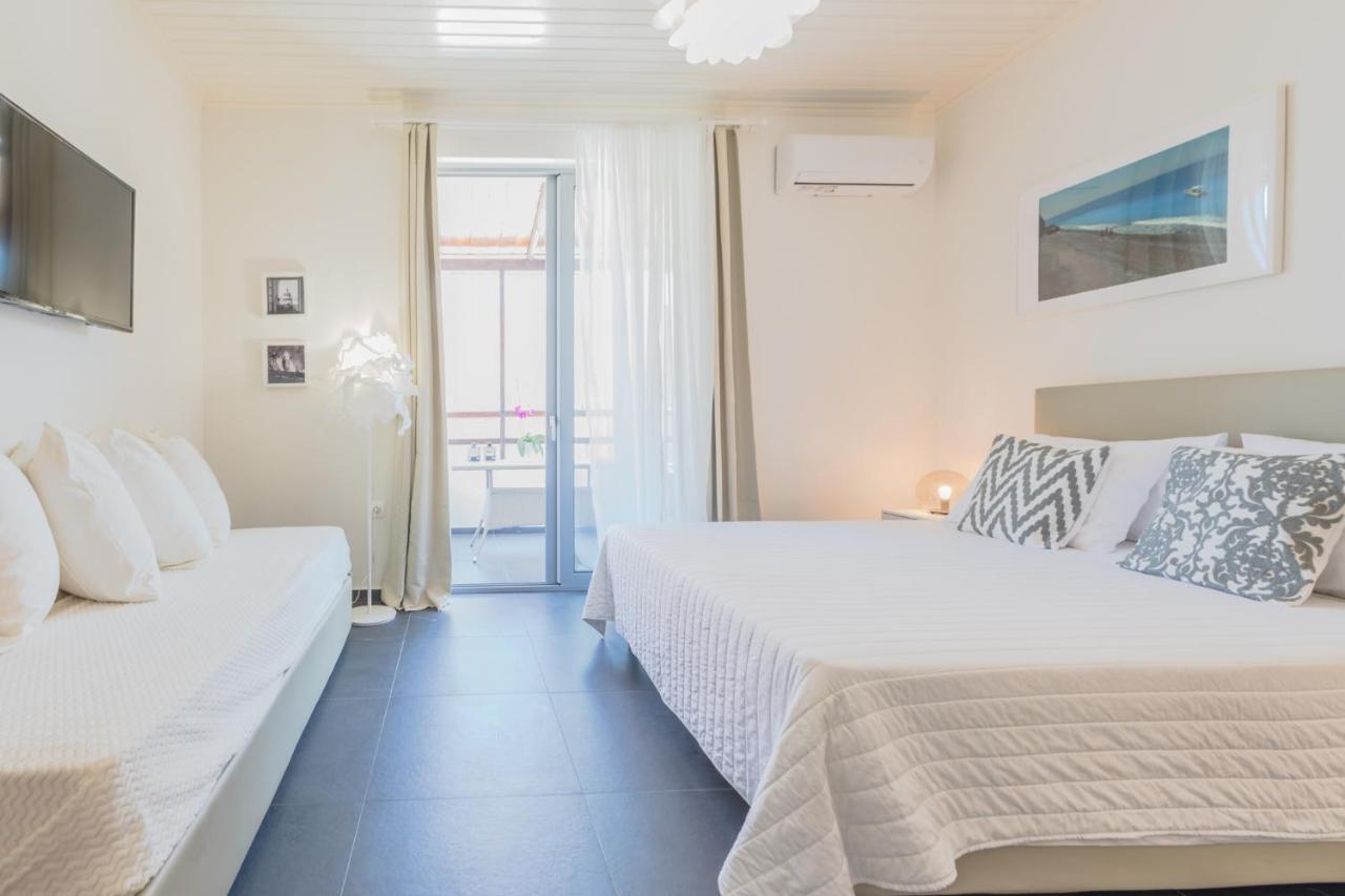Rotunda Suites คาลามากี ภายนอก รูปภาพ