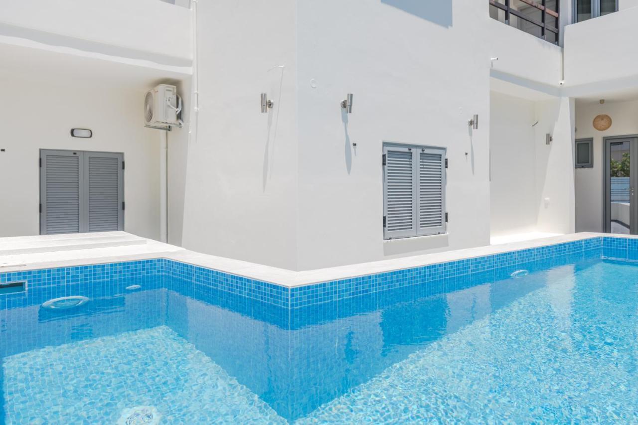 Rotunda Suites คาลามากี ภายนอก รูปภาพ